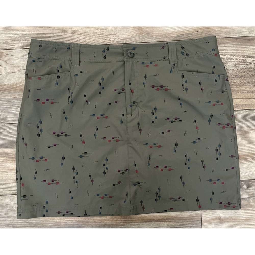 Eddie Bauer Adventurer 2.0 Skort Womens 16 Green Arrow Print Active Hiking Golf
